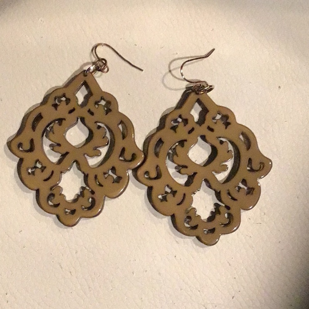 Elegant Olive Filigree Earrings